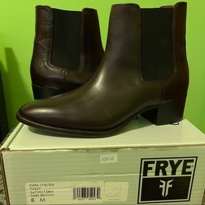 FRYE Dara Chelsea Boot Size 8